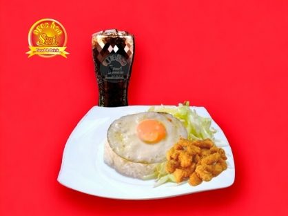 CƠM GÀ VIÊN TRỨNG ỐP LA
